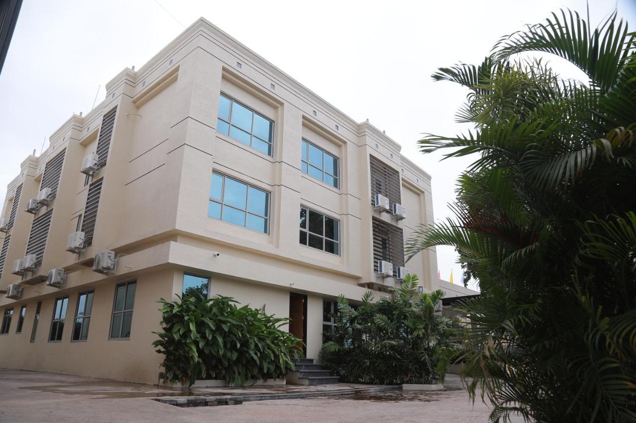 Hotel The Orange Flag, Phulambri Ganori Exterior foto